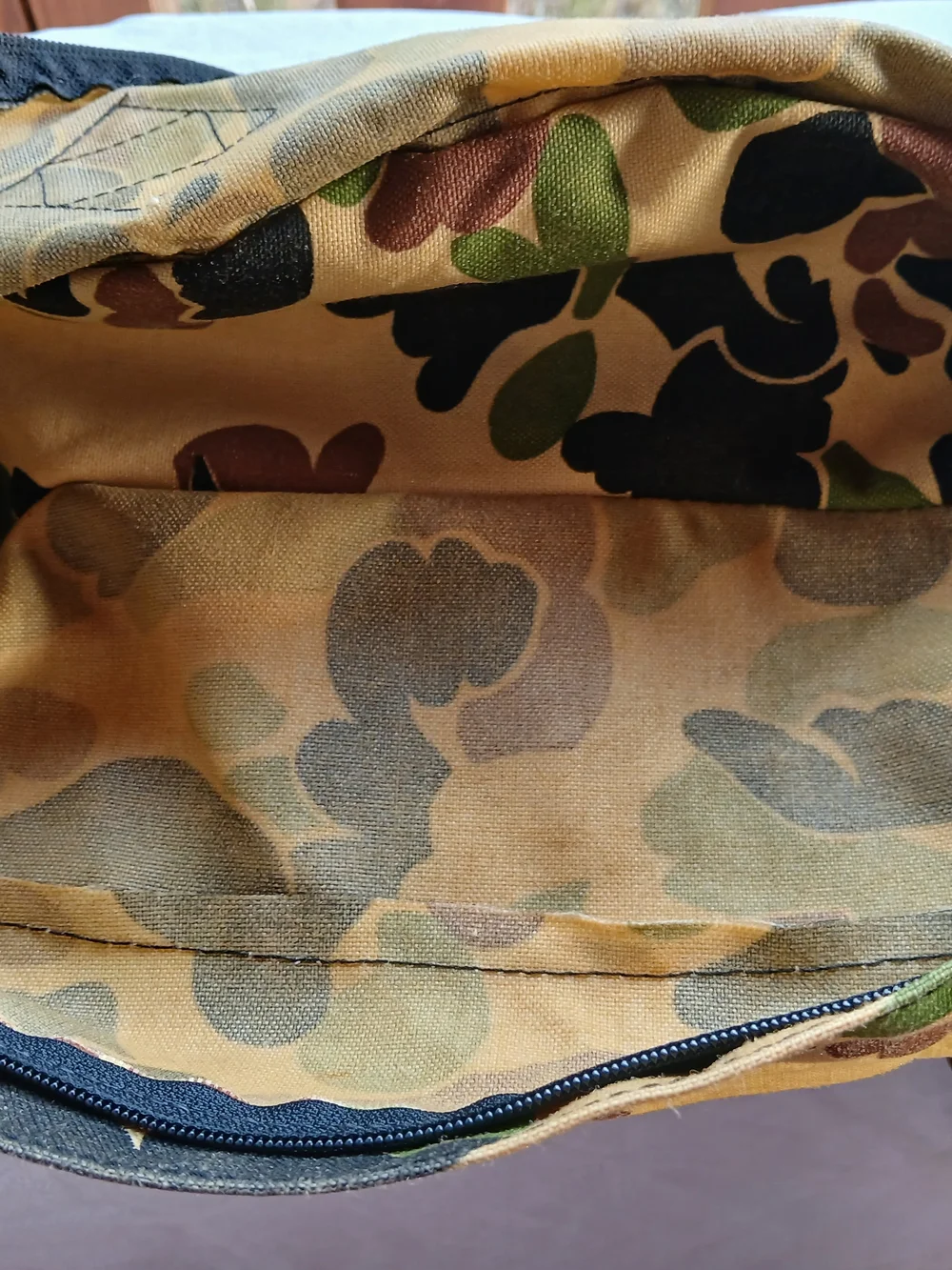 Men's Vintage Duck Hunting Camouflage Crossbody Bag - Green/Brown Camo